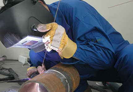 赴新加坡安装工兼焊工