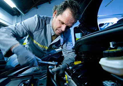 赴新加坡机械维修