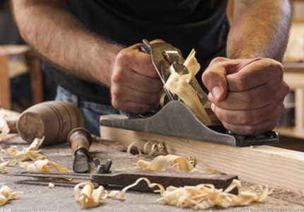 赴新加坡家私木工头手