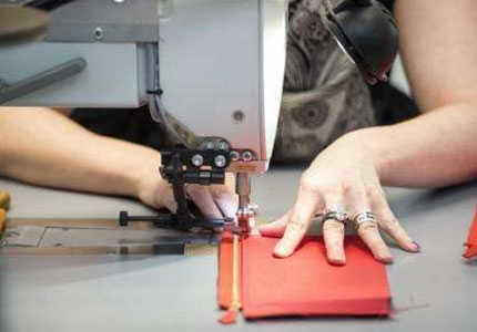 赴欧洲皮包厂操作工